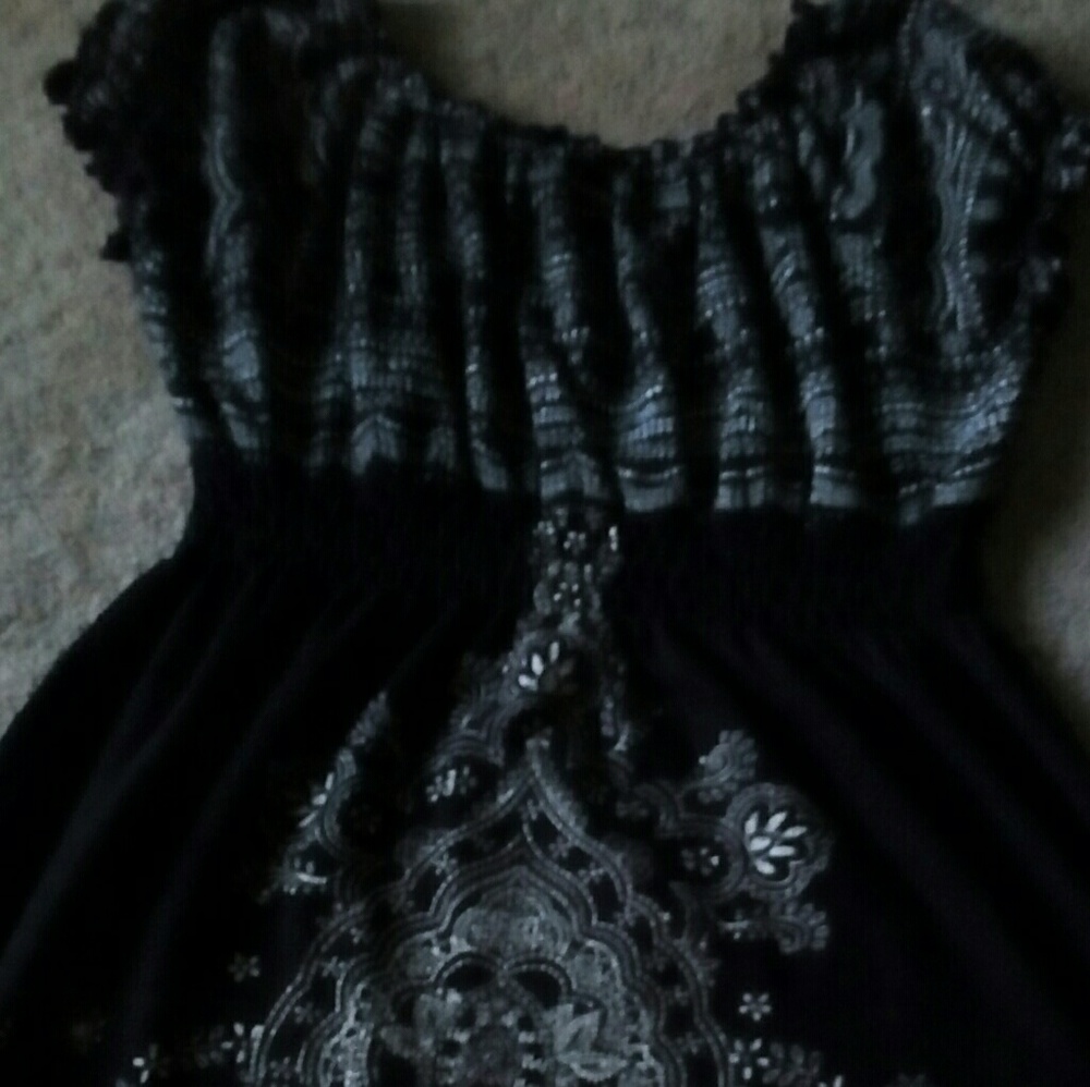 Boho designs shirt M